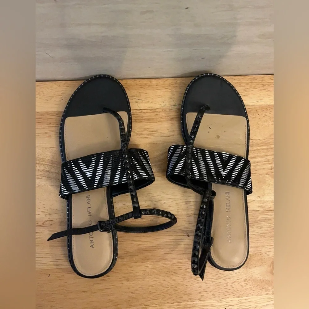 Antonio Melani Black and White Chevron Patterned Sandals